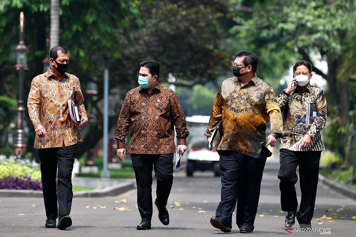 Indonesia forms COVID-19 handling, economic recovery committee