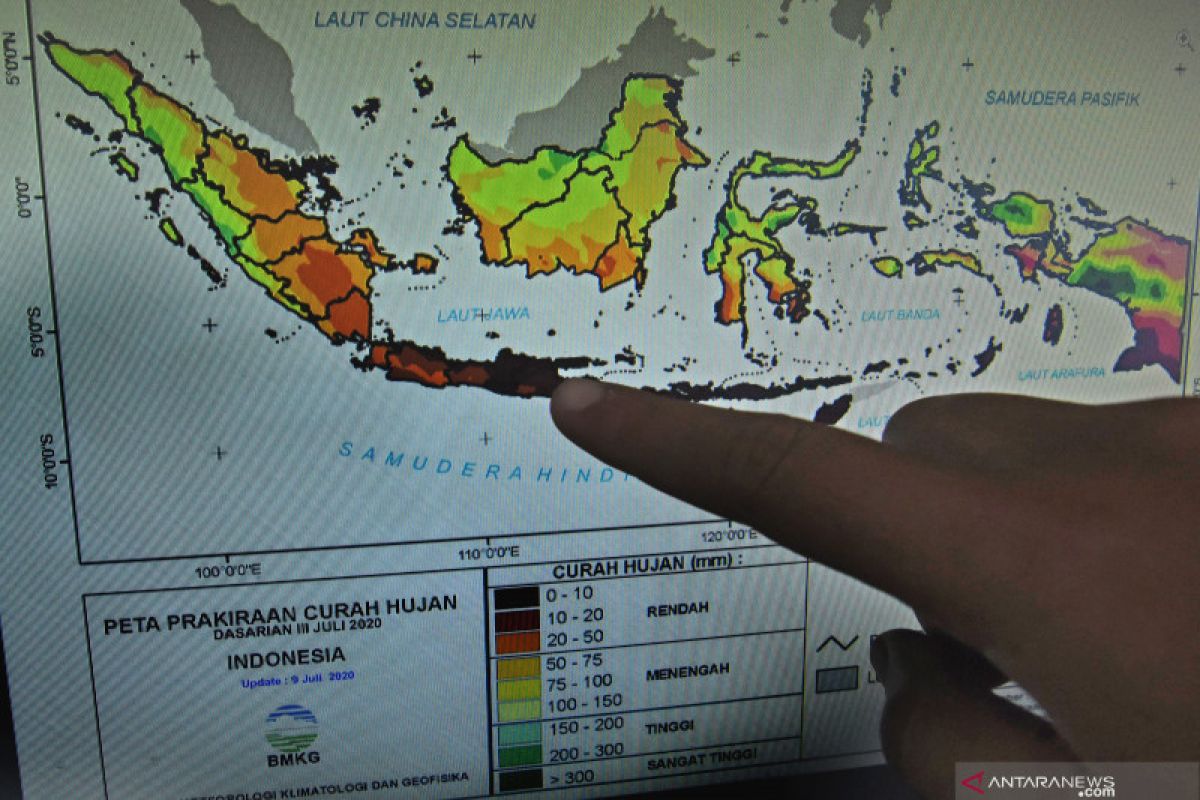 BMKG peringatkan potensi hujan lebat di  sejumlah wilayah Indonesia