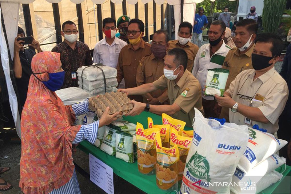 Bantu masyarakat penuhi kebutuhan pokok lebaran Idul Adha, Pemerintah Aceh gelar pasar murah di 92 titik