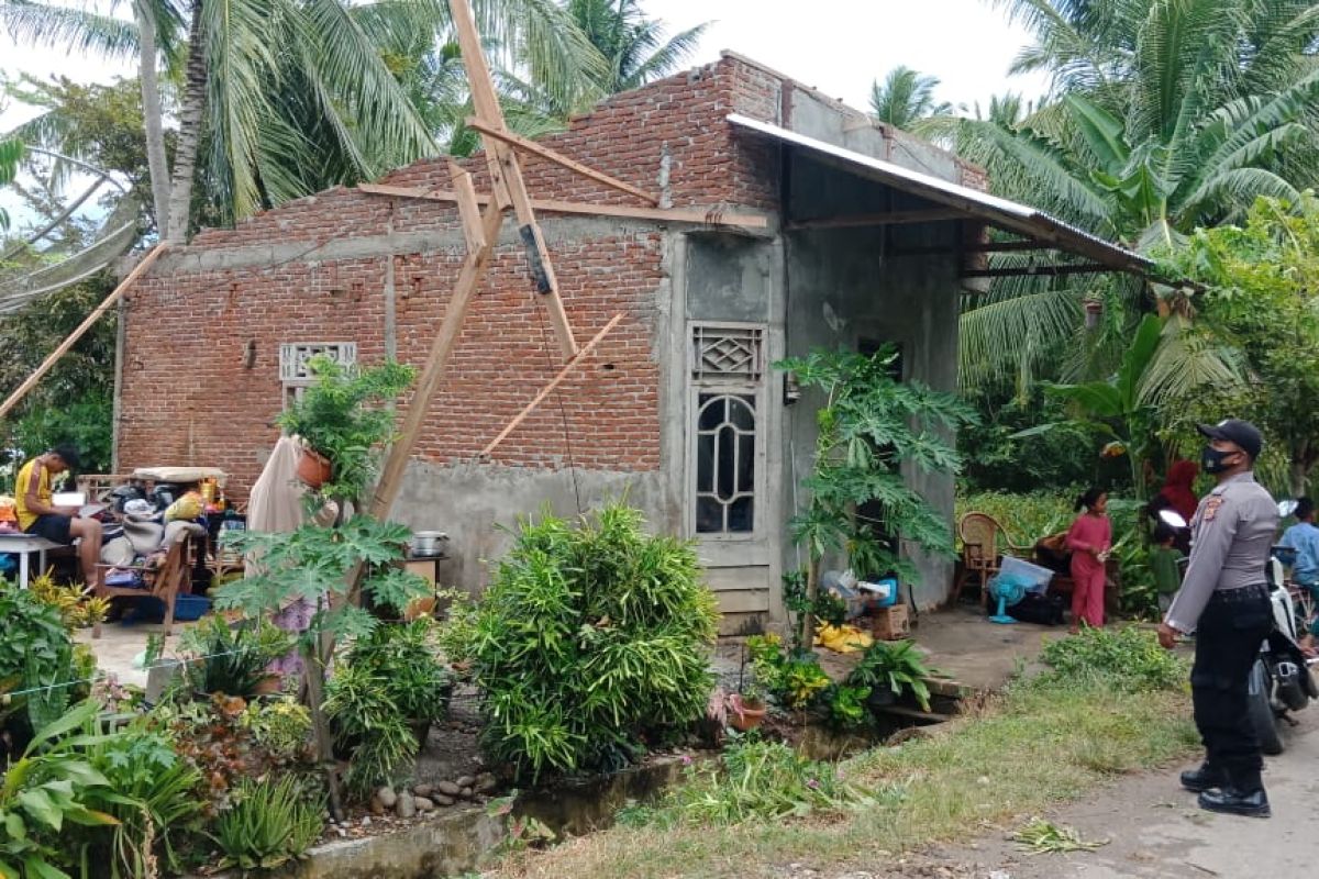 Diterjang angin kencang, 18 unit rumah rusak di Aceh Utara