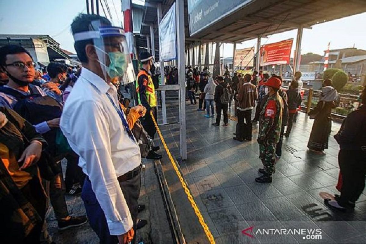 Penumpang KRL Senin, pascalibur panjang capai 75.693 orang