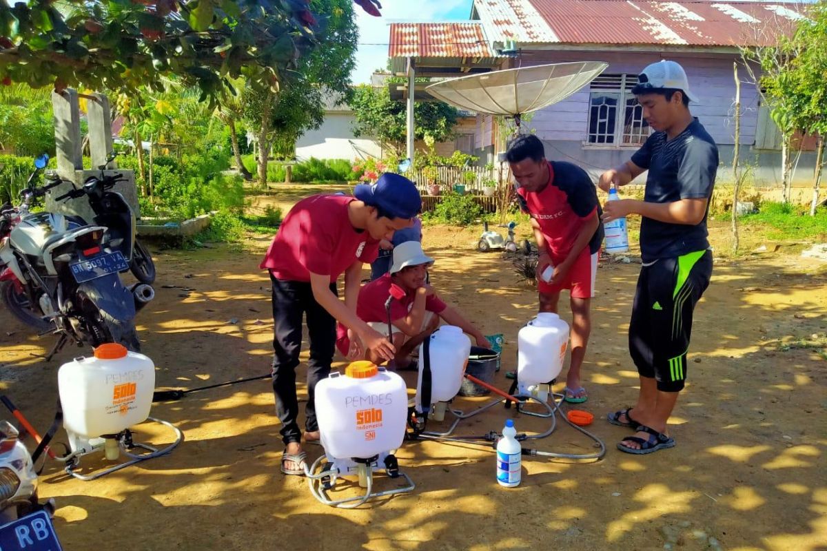 Mahasiswa UBB bantu sosialisasi tatanan hidup baru di Bangka Barat