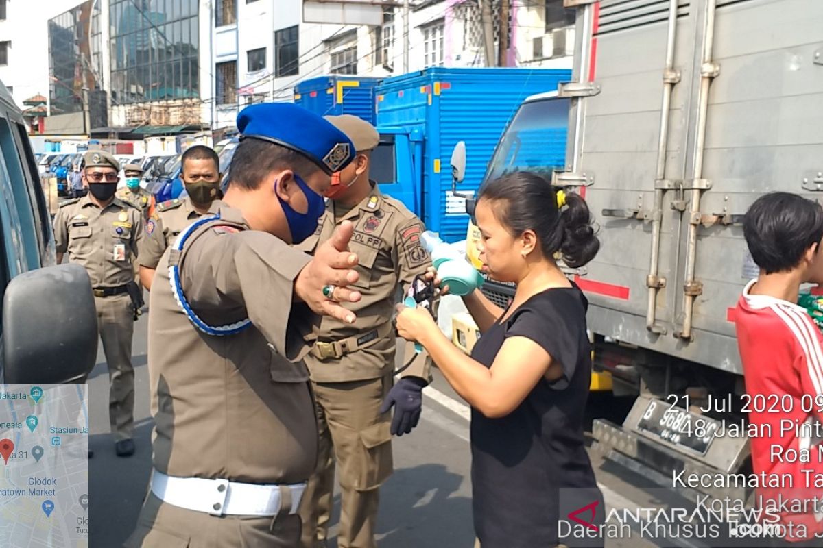 Ratusan warga tak bermasker terjaring razia "Ok Prend"