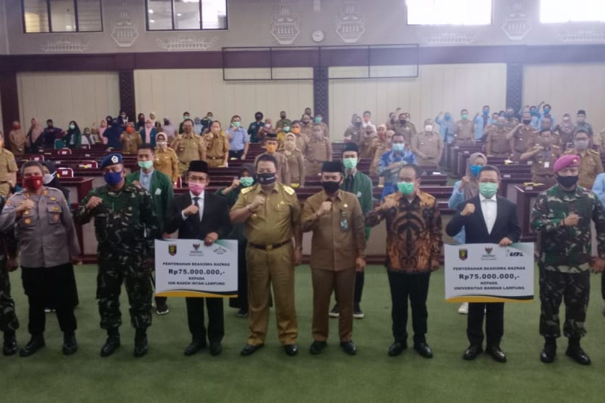 Baznas Lampung salurkan beasiswa untuk mahasiswa terdampak COVID-19