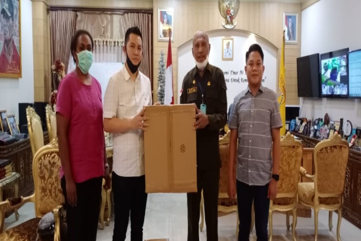 Hipmi Papua serahkan bantuan  ventilator ke Wali Kota  Jayapura