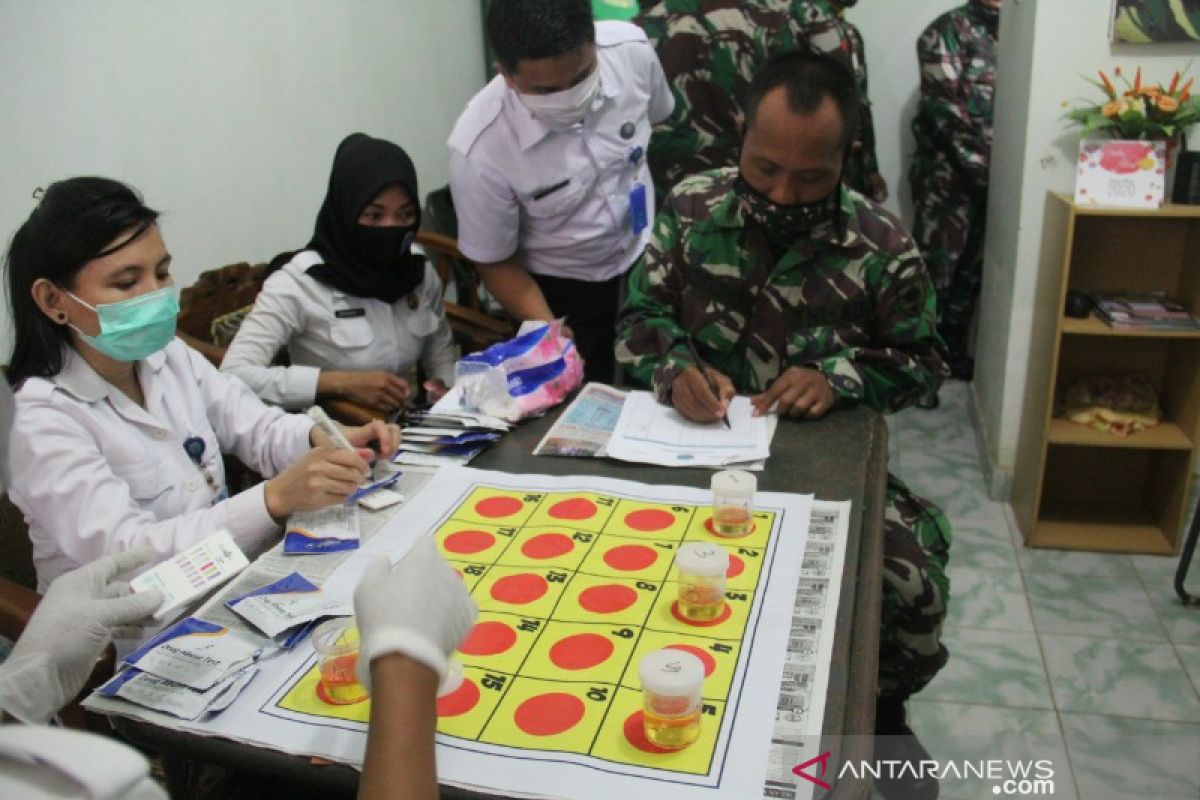 BNN Sulawesi Tenggara beri penyuluhan dan tes urine personel Denbekang XIV/HSN