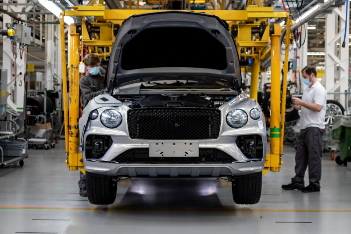 Bentley mulai kembali produksi Bentayga