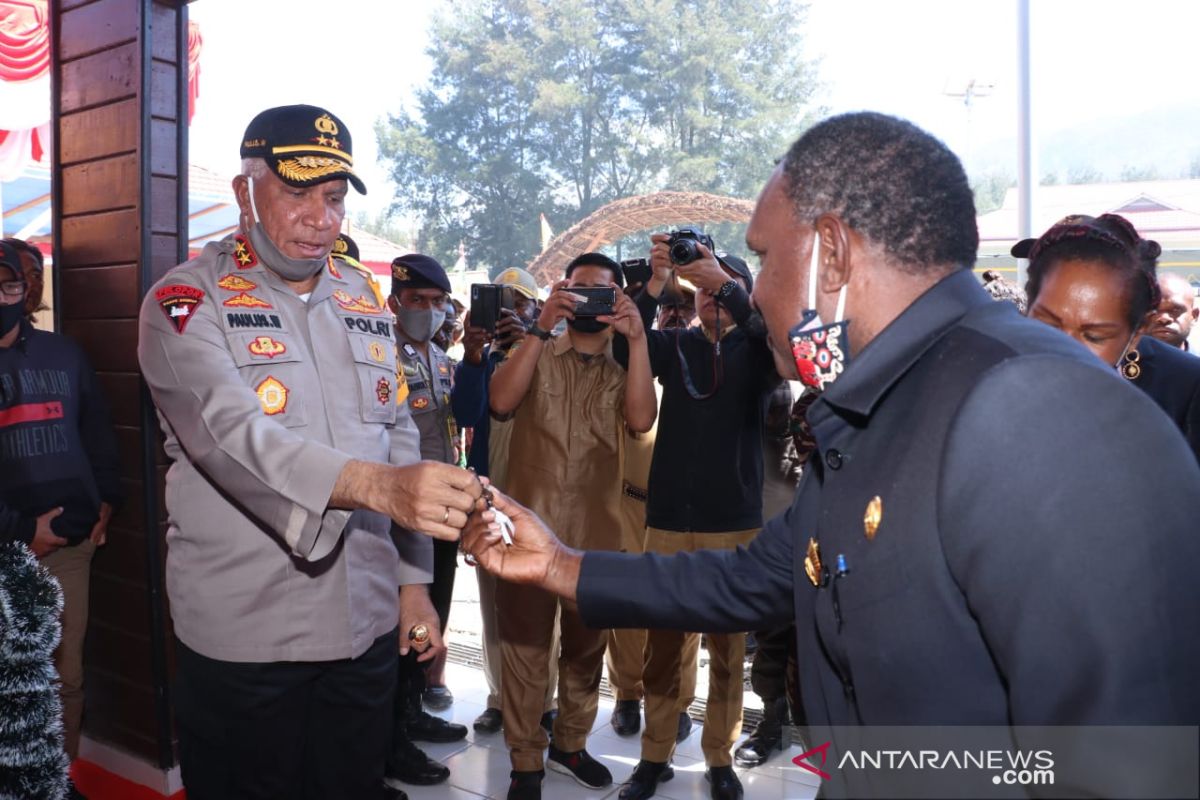 Kapolda Irjen Paulus Waterpauw minta Kapolres Puncak sentuh tokoh masyarakat