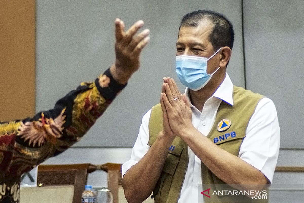 Doni Monardo minta warga saling ingatkan pada protokol kesehatan