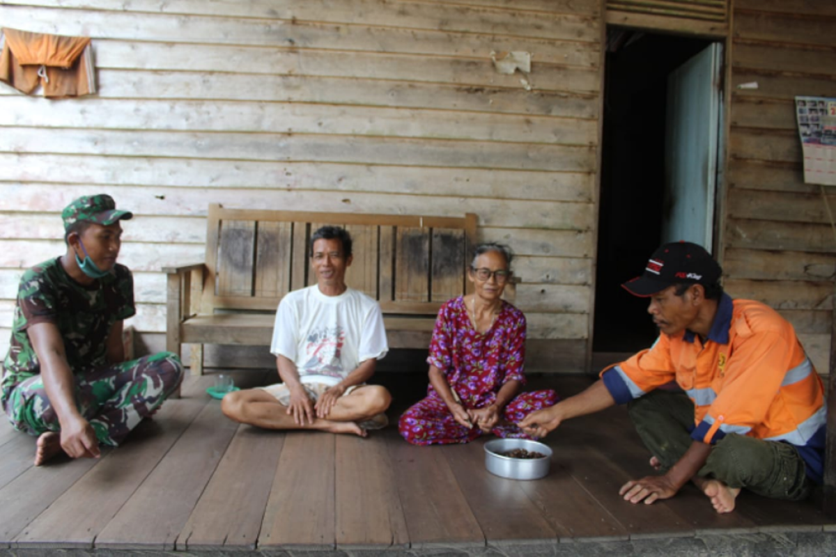 Satgas TMMD 108 lakukan anjangsana ke rumah warga