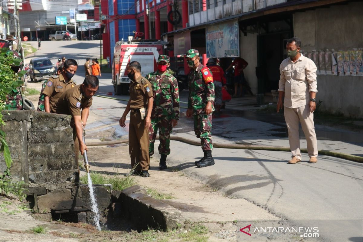 Kabupaten Landak bersihkan drainase cegah banjir