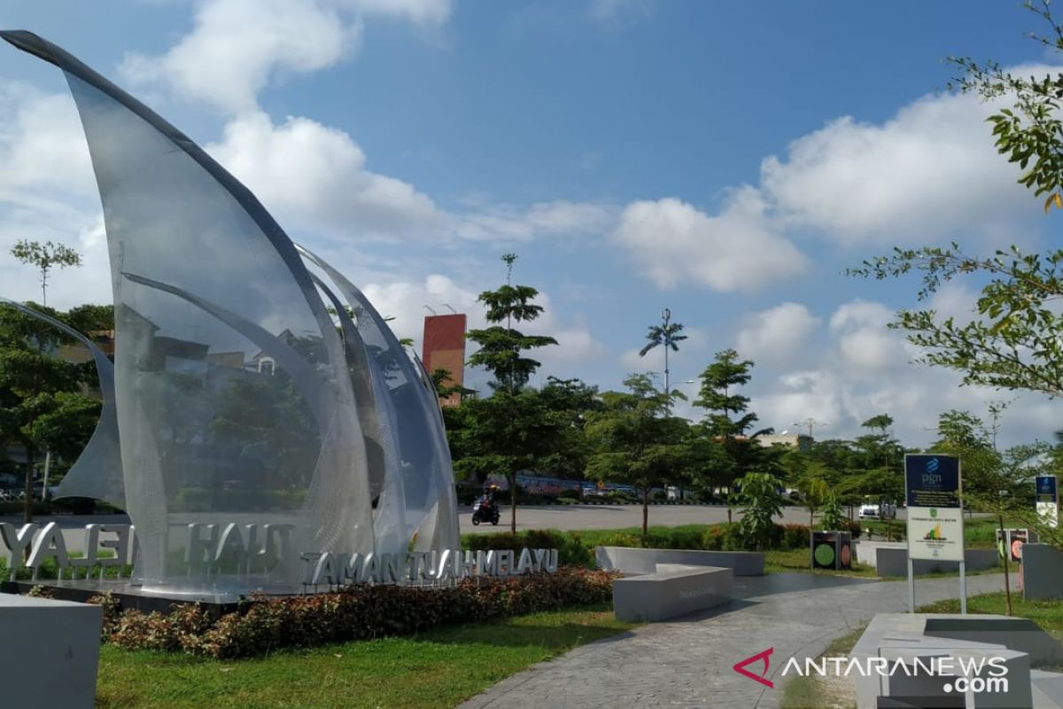 Penataan taman kota Batam berlanjut