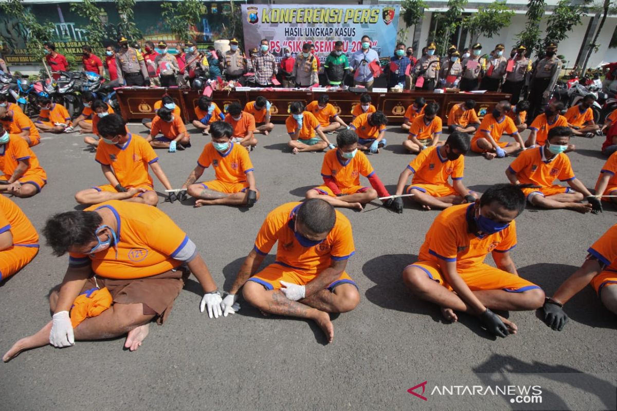 Polrestabes Surabaya ringkus ratusan bandit jalanan