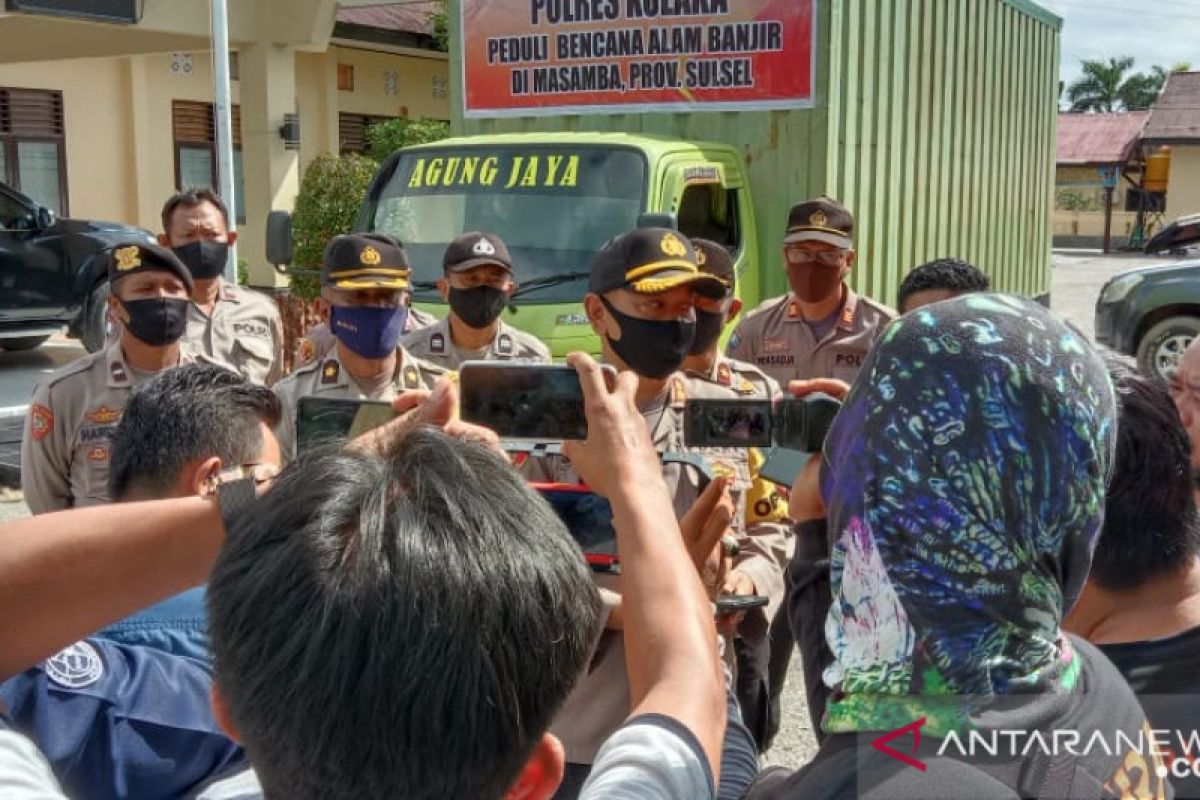 Polres Kolaka salurkan bantuan kemanusiaan korban banjir Luwu Utara