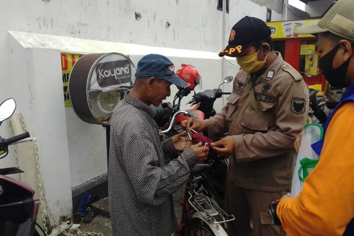 Pemkot Kediri kembali bagikan ribuan masker kepada warga