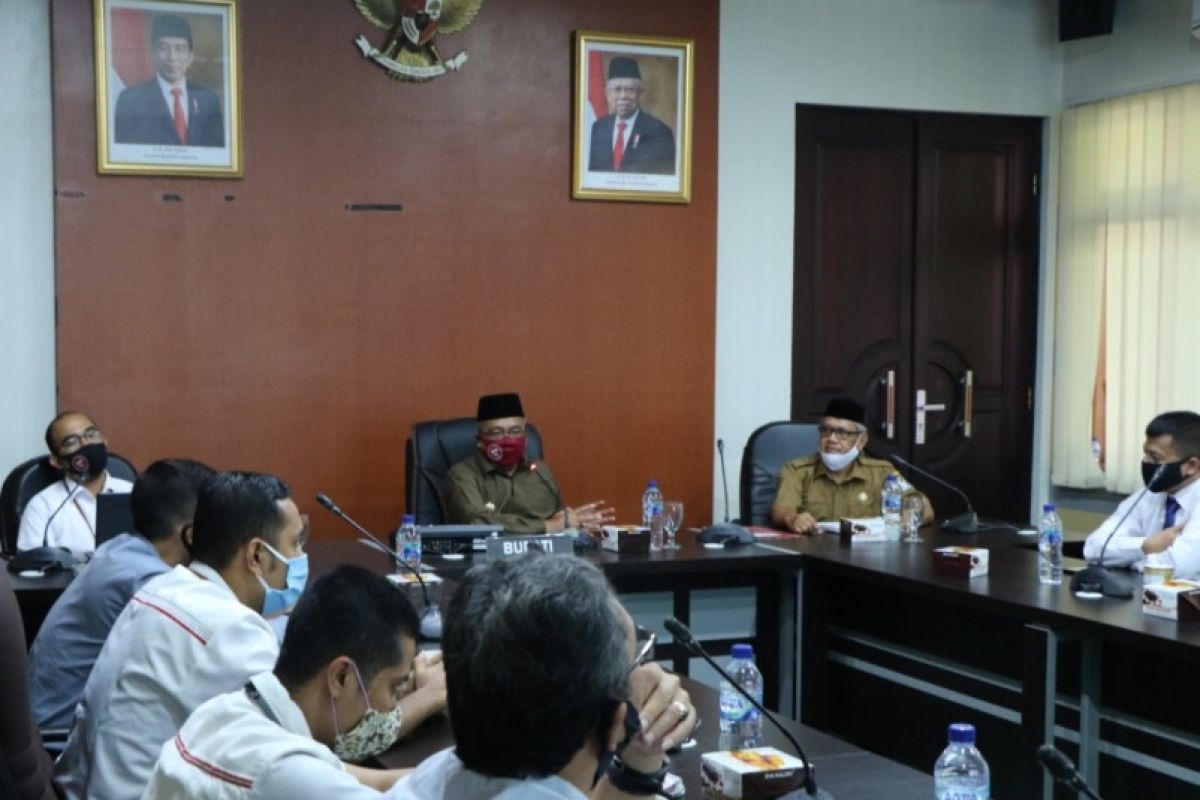 Bupati Aceh Barat dukung kehadiran videotron perdana Perum LKBN ANTARA di Aceh