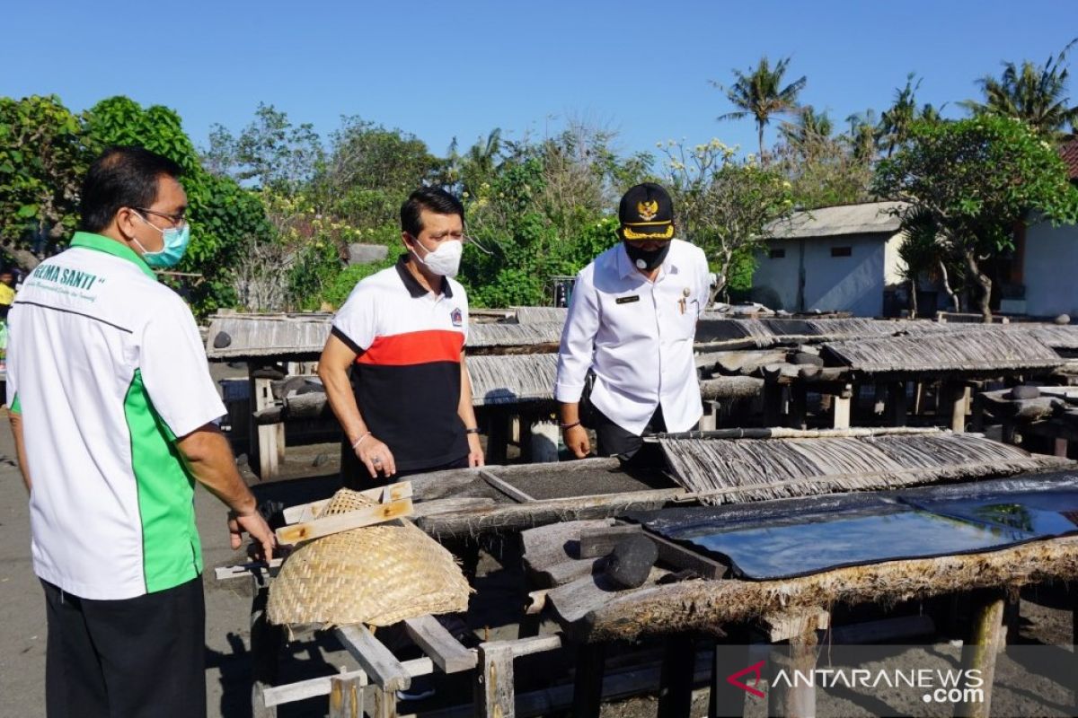 Klungkung mulai produksi garam beryodium 