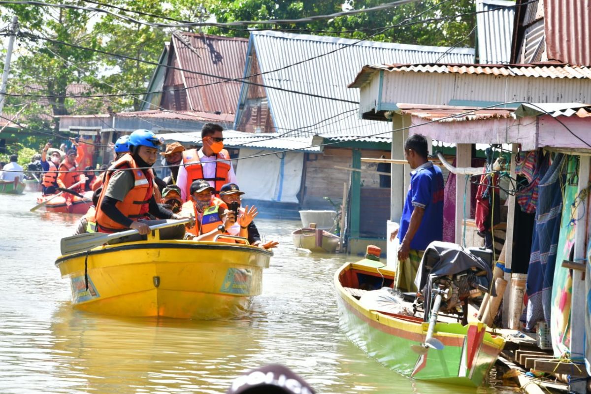 Perikanan dan pertanian Kabupaten Wajo rugi hingga Rp18 miliar akibat banjir