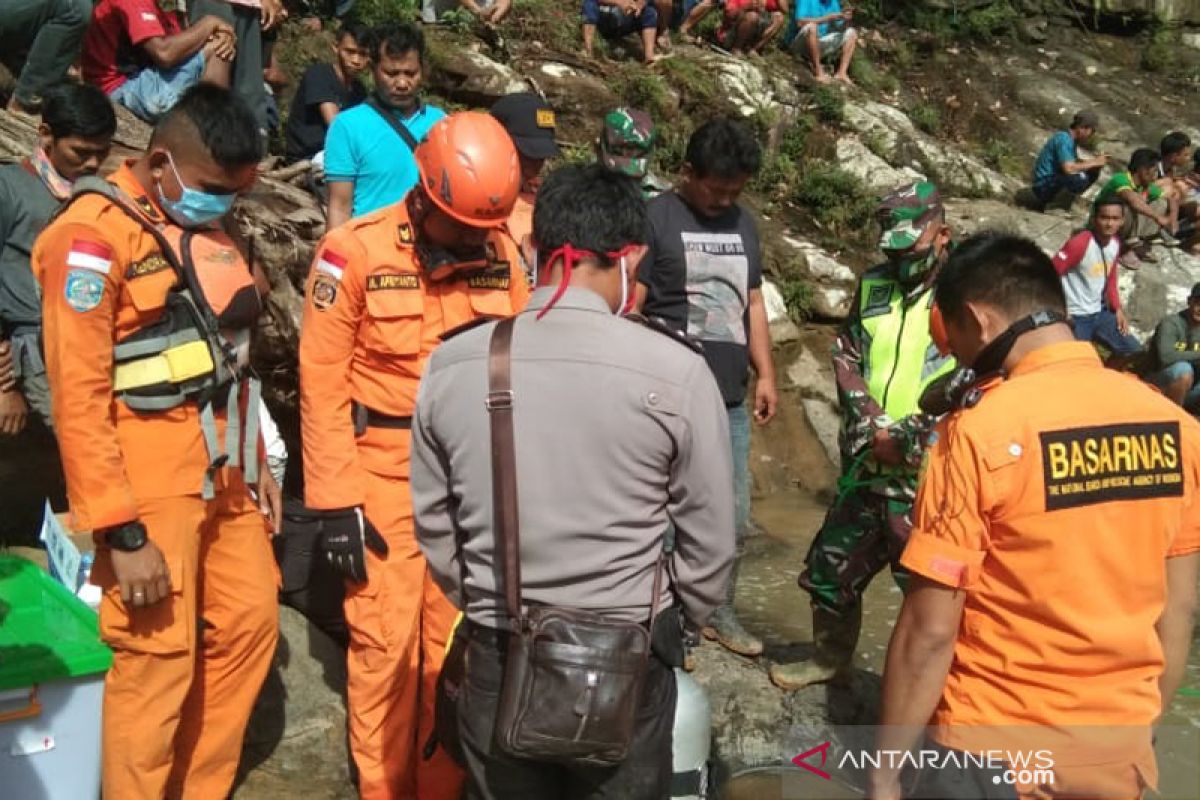 Korban hanyut di Ulok Kupai Bengkulu Utara belum ditemukan