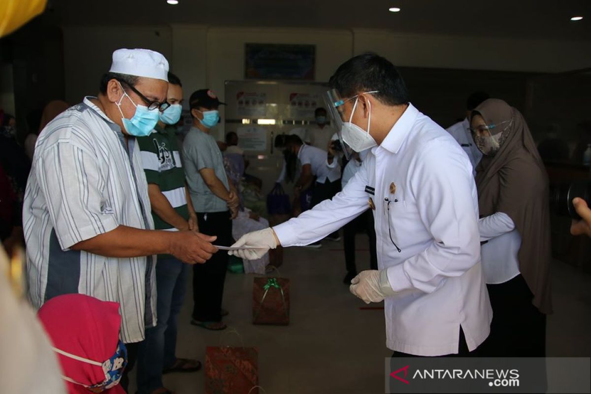 Wakil Bupati HSS hantar kepulangan 20 pasien sembuh COVID-19 HSS