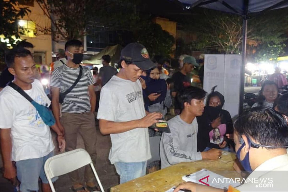 Ratusan warga Cengkareng terjaring razia masker