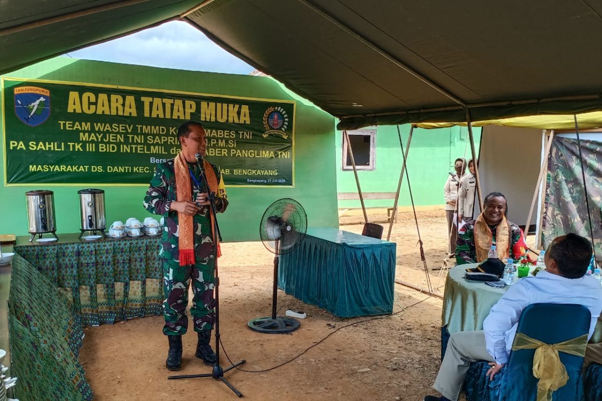 Tim Wasev Mabes TNI monitoring program fisik TMMD ke 108 di Desa Danti