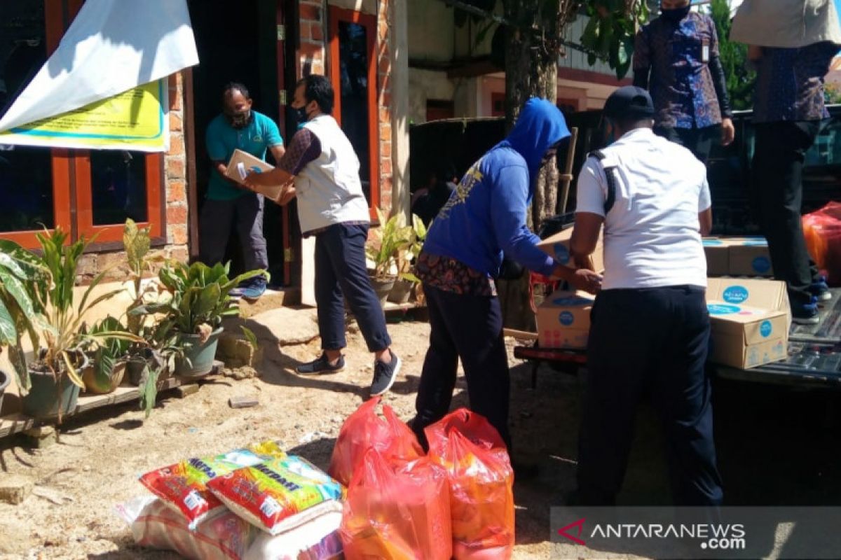 Yayasan Baitul Maal PLN bantu korban banjir di Kota Sorong