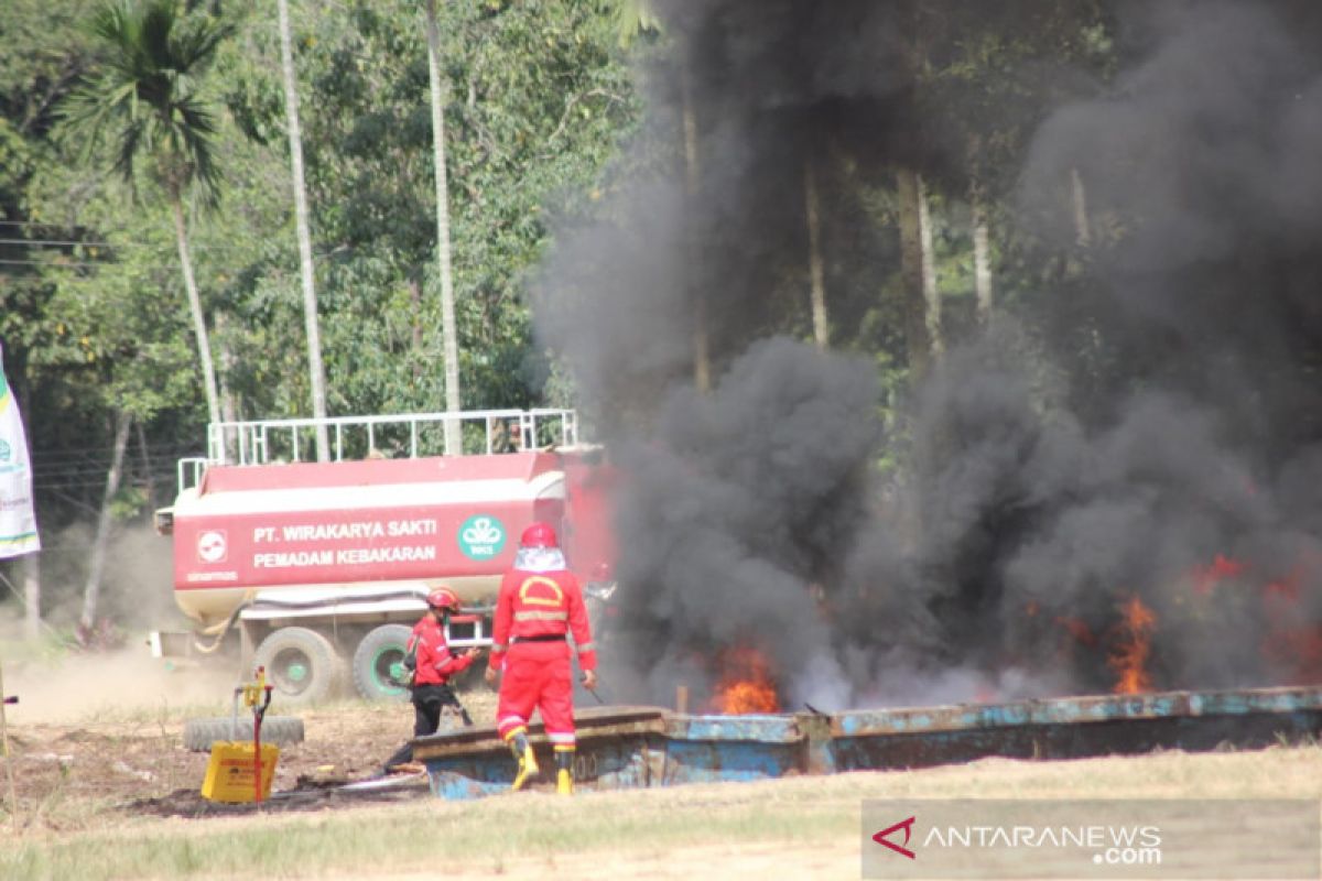 Jambi police arrest two arsonists for torching land for clearance