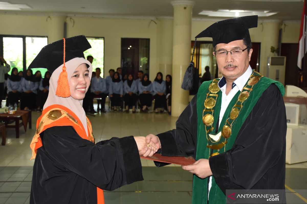 Prof Nyayu Khadijah menjadi rektor perempuan pertama di UIN Palembang