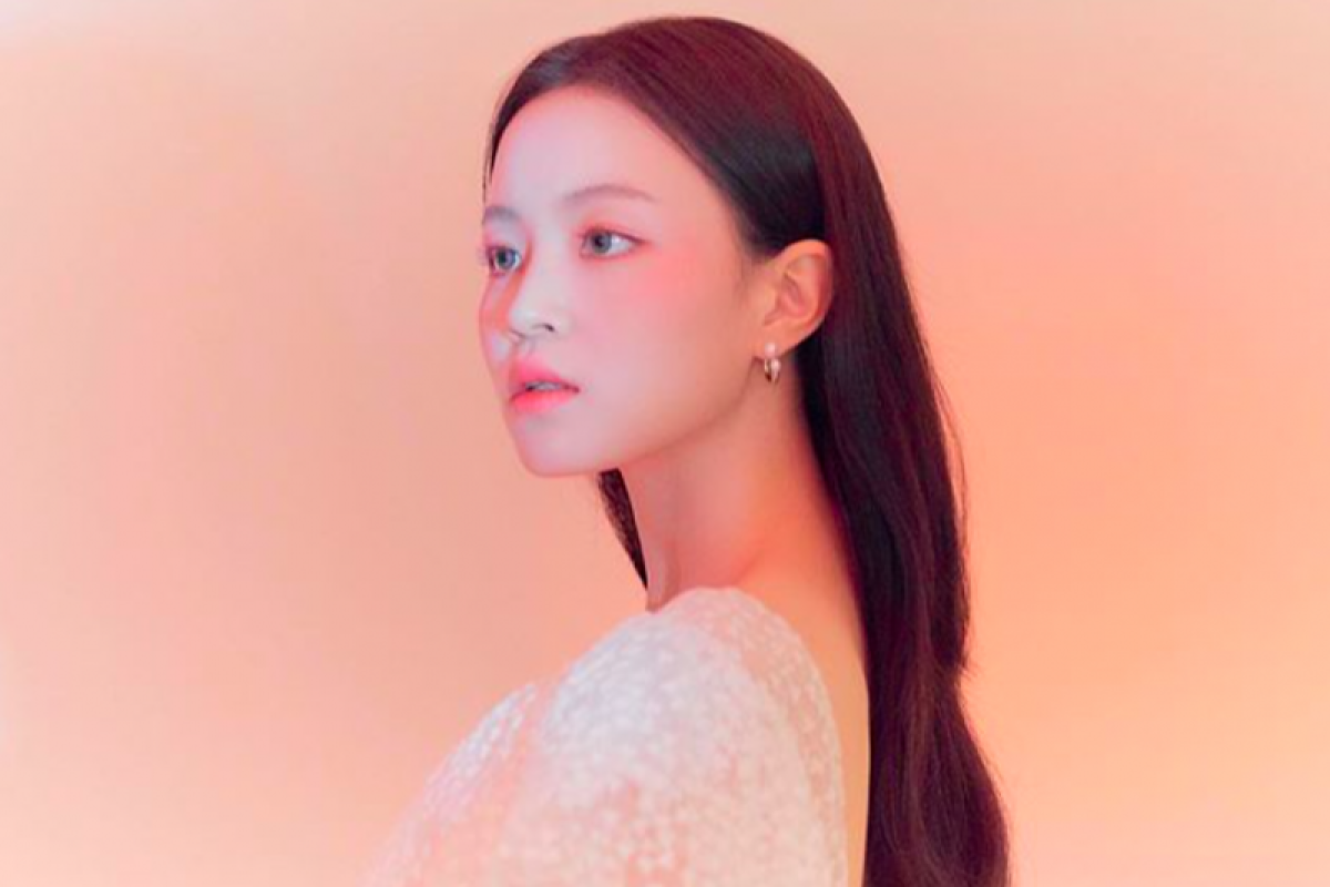 Lee Hi resmi gabung dengan label AOMG