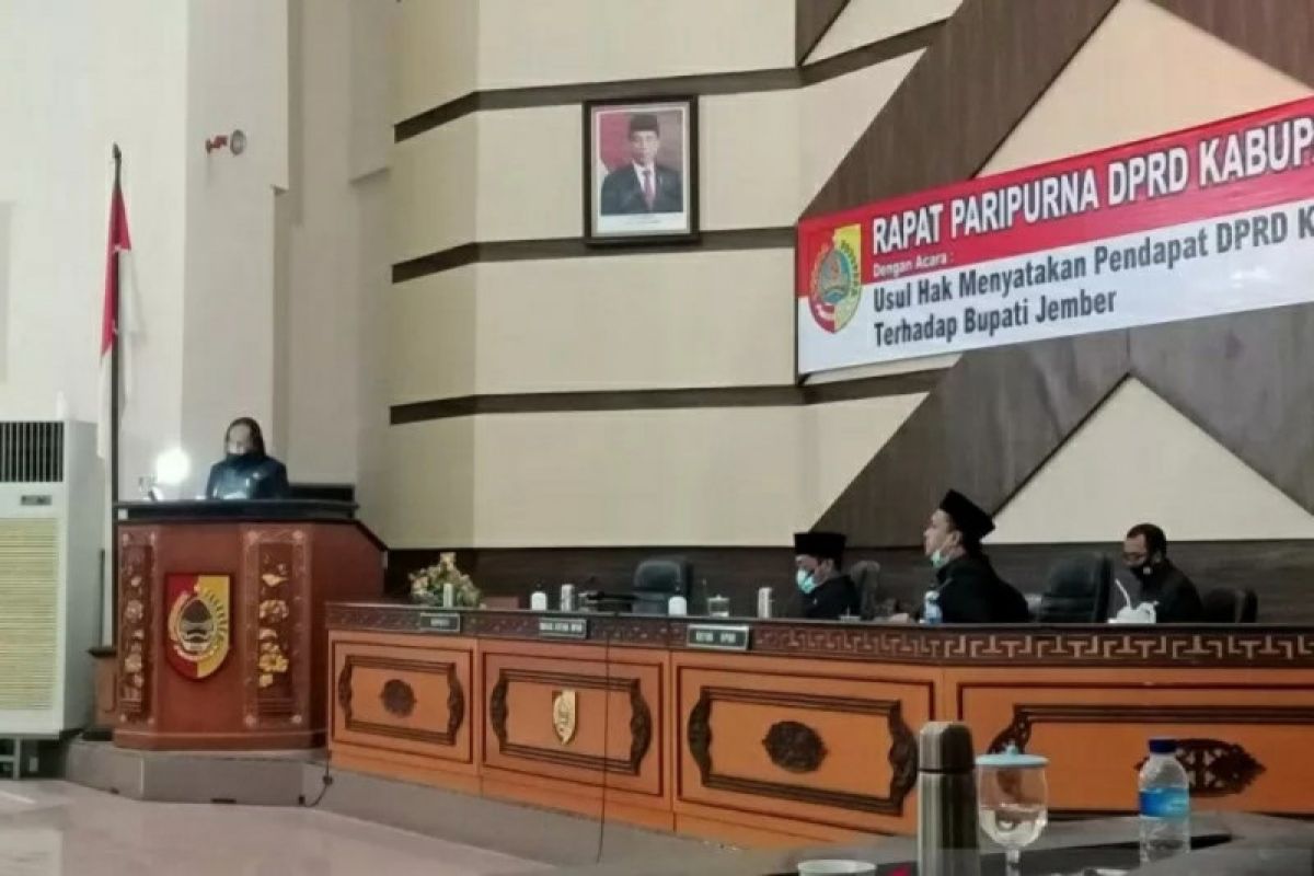 Bupati Faida dipecat DPRD Jember