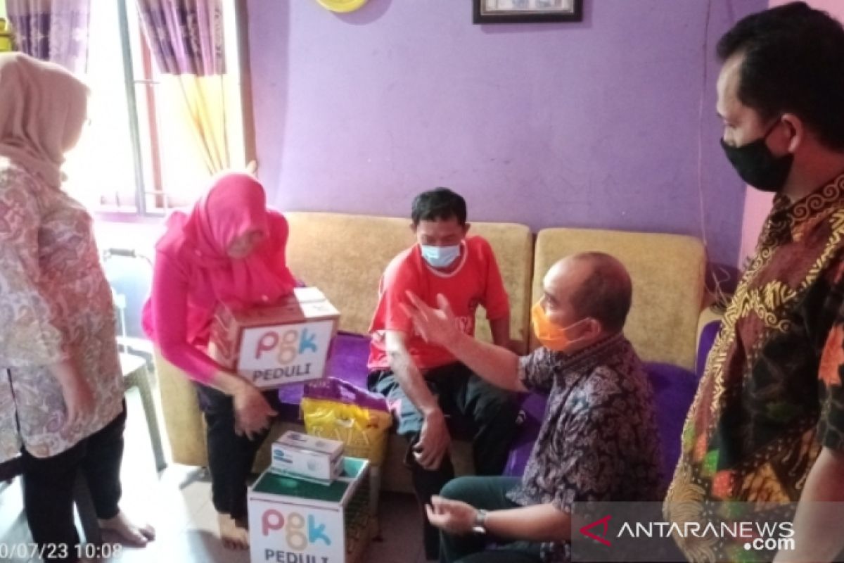 Wako Pangkalpinang berikan bantuan kepada ASN terkena stroke