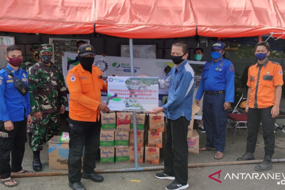 Serikat Pekerja BPJAMSOSTEK Makassar bantu korban banjir di Kabupaten Wajo