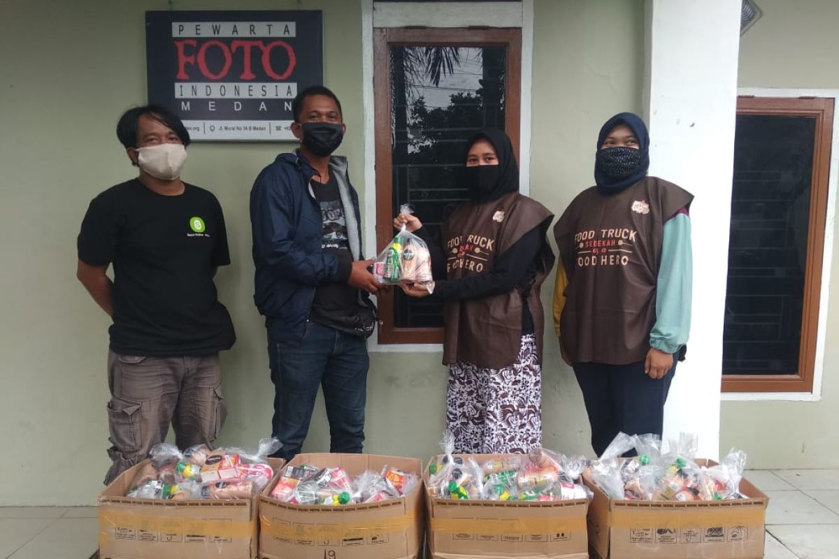 Food Truck Sedekah salurkan bantuan bagi terdampak COVID-19