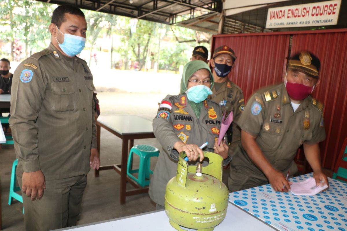 Satpol PP Pontianak  sita tabung elpiji subsidi milik tempat usaha