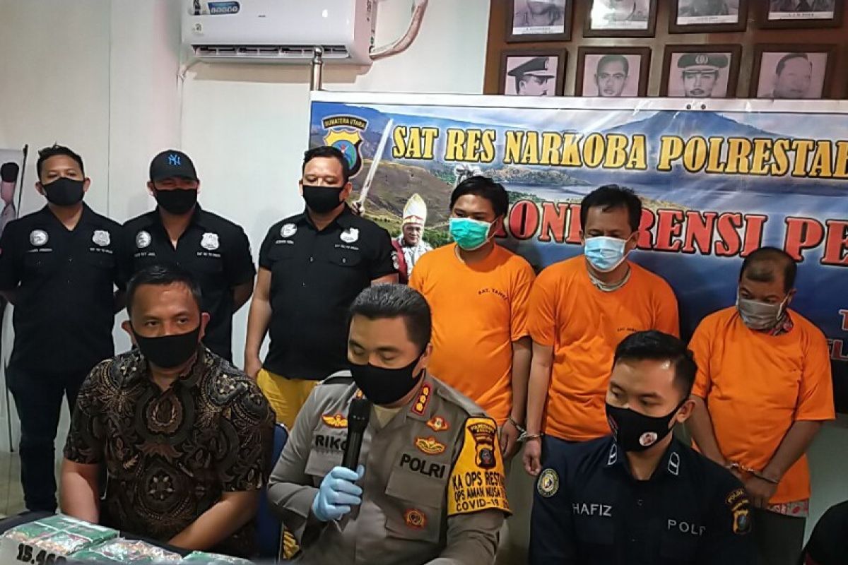 15 kilo sabu dan 20 ribu ekstasi nyaris  beredar, polisi Medan menggagalkannya