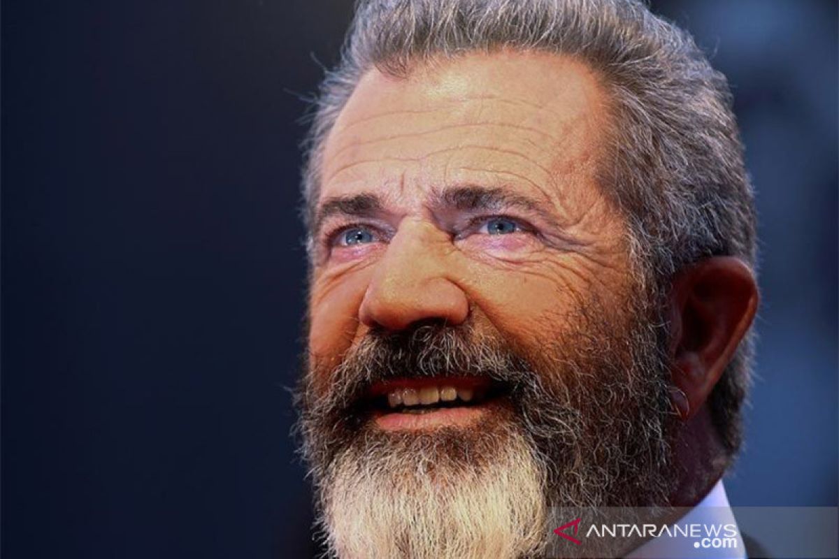 Positif COVID-19, Mel Gibson seminggu dirawat di RS