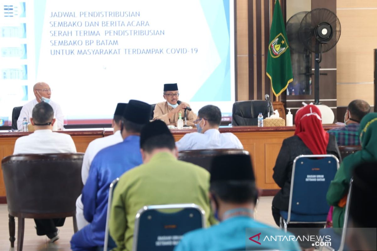 Pemkot-BP Batam bagikan 284.233 sembako tahap tiga