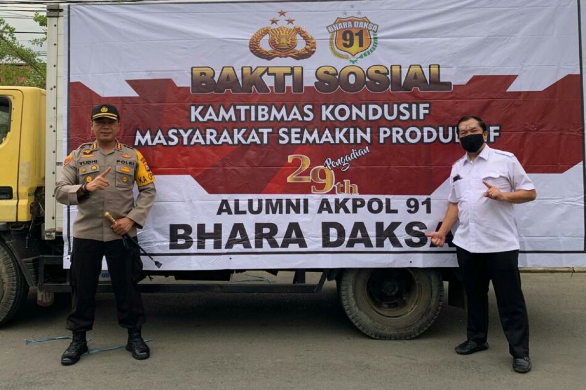 Bhara Daksa 91 bagikan 1.000 paket sembako korban banjir Luwu Utara