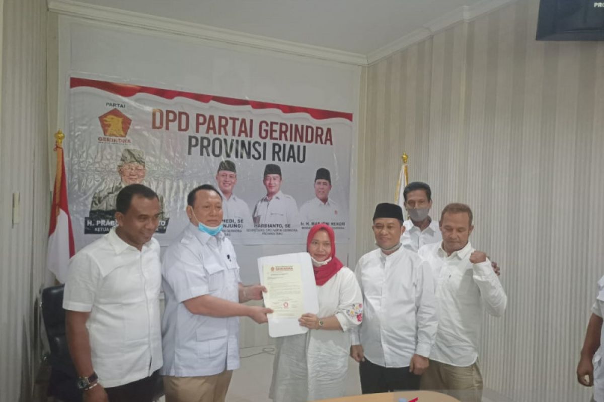 Sah! Empat pasangan ini terima SK dukungan dari Gerindra