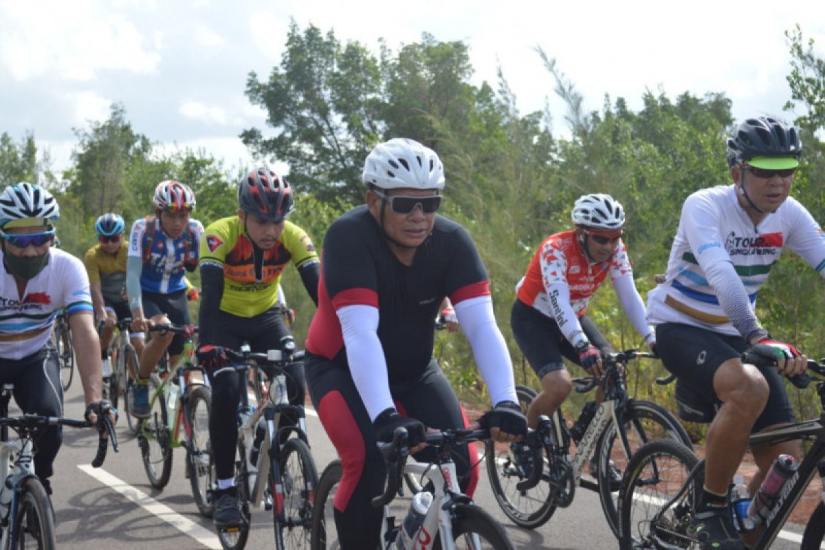 Danrem 121/ABW gelar Gowes Tour de Kendawangan