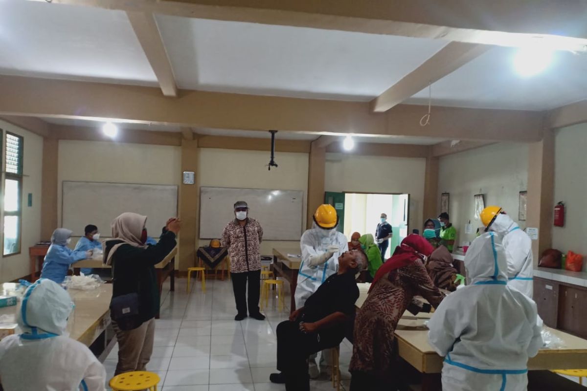 Kasus positif COVID-19 di Kalbar mencapai 429 pasien