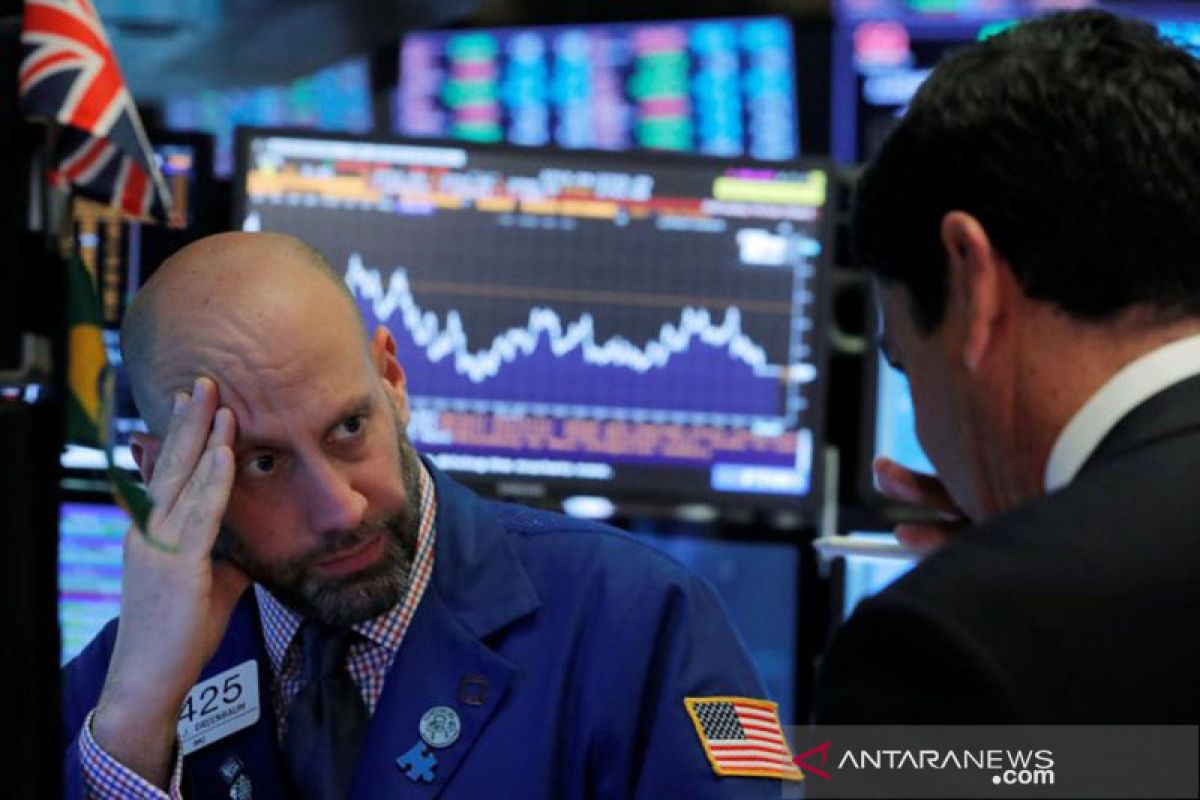 Wall Street setop reli panjang, Indeks Dow Jones merosot 112,24 poin