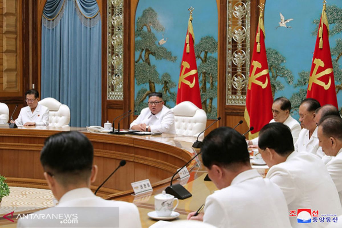 Kim Jong Un minta pejabat antisipasi COVID-19 dan topan