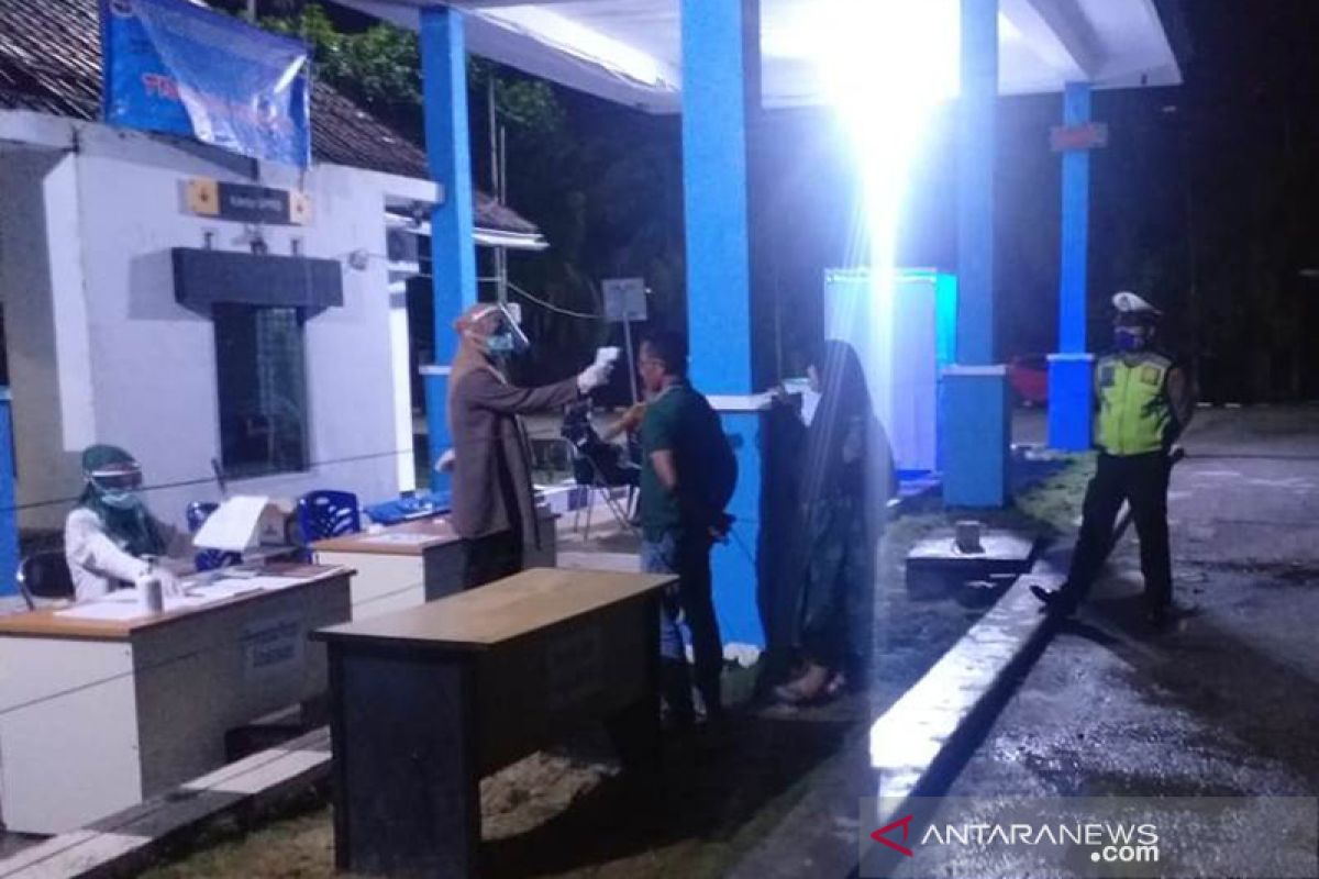 Polisi masih lakukan pemeriksaan suhu tubuh di perbatasan Aceh-Sumut