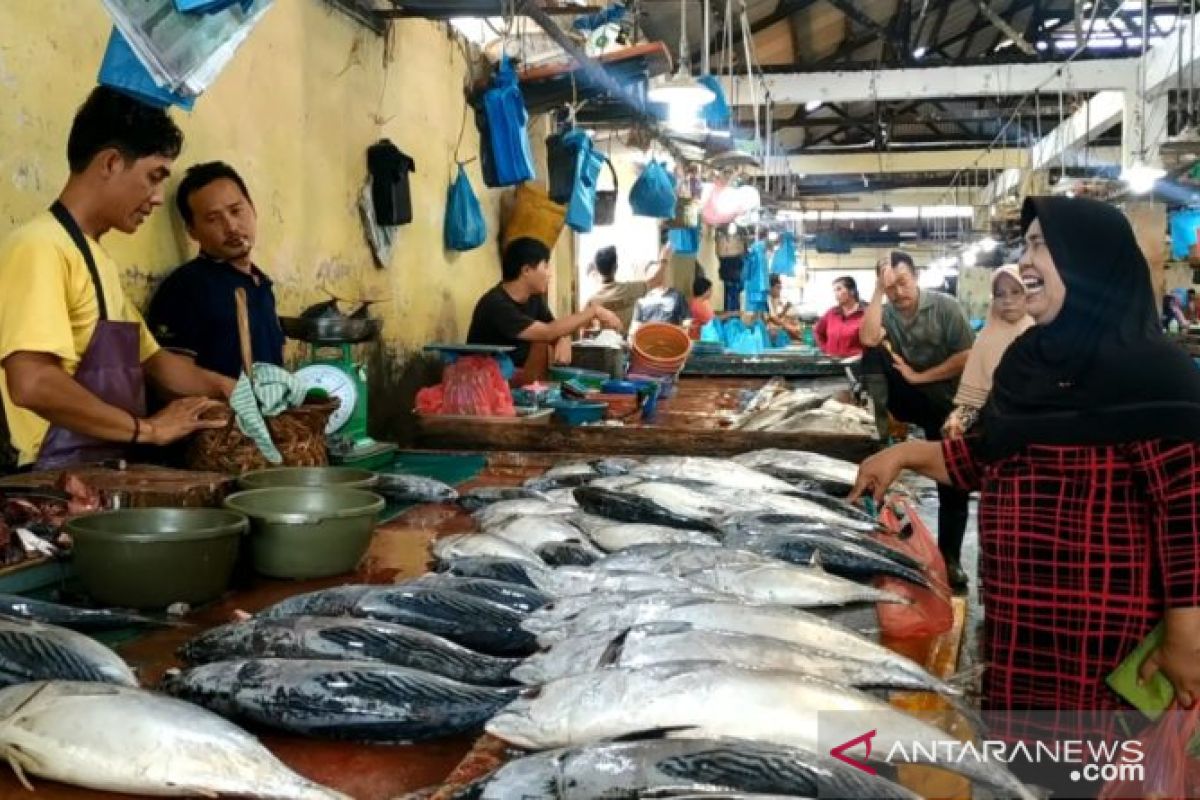 Pedagang Pasar Baru Tanjungpinang  keluhkan ikan dagangan dicuri