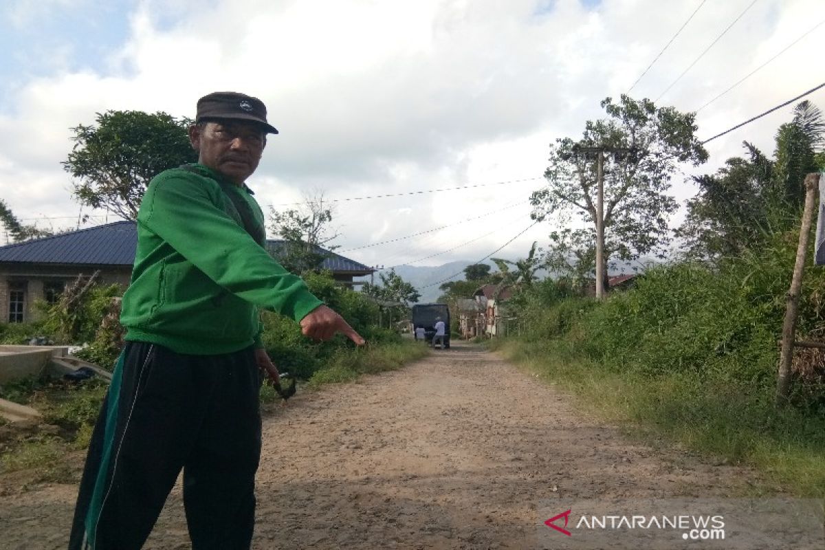 Warga Sumuran Sipirok butuh jalan aspal