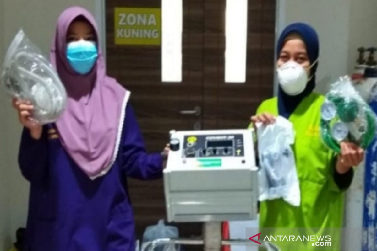 Kandangan Hospital receives ventilator assistance from Adaro Group