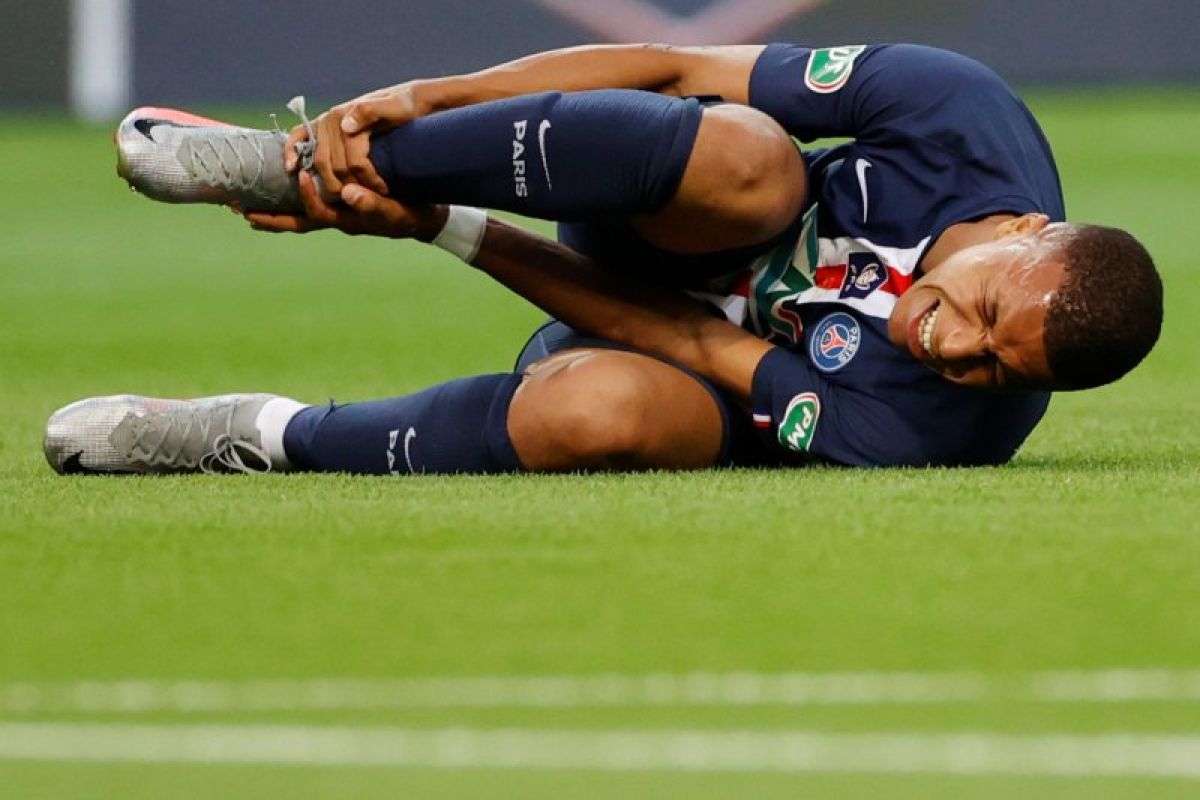 PSG pastikan Kylian Mbappe keseleo pergelangan kaki