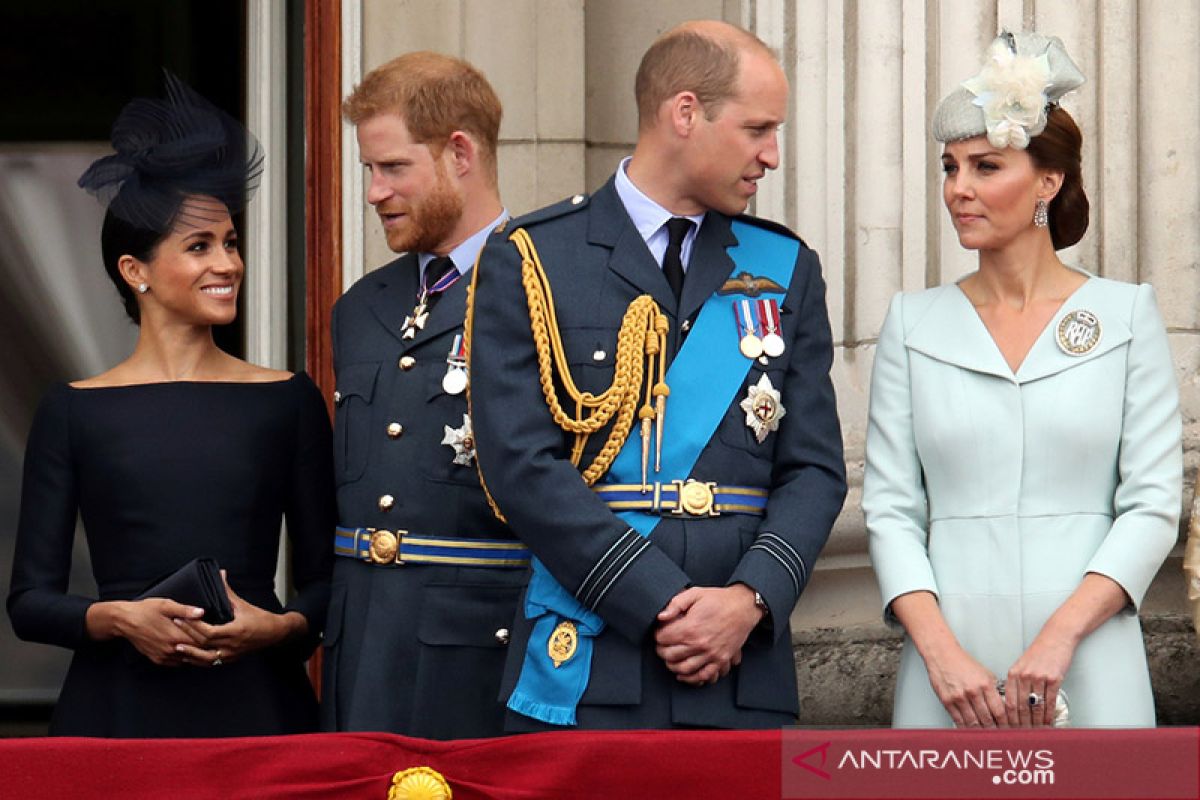 Pangeran Harry & Meghan Markle putuskan keluar dari kerajaan